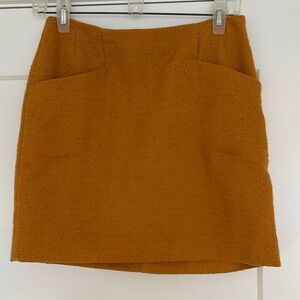 Outback Red skirt lined with pockets mustard color size 2